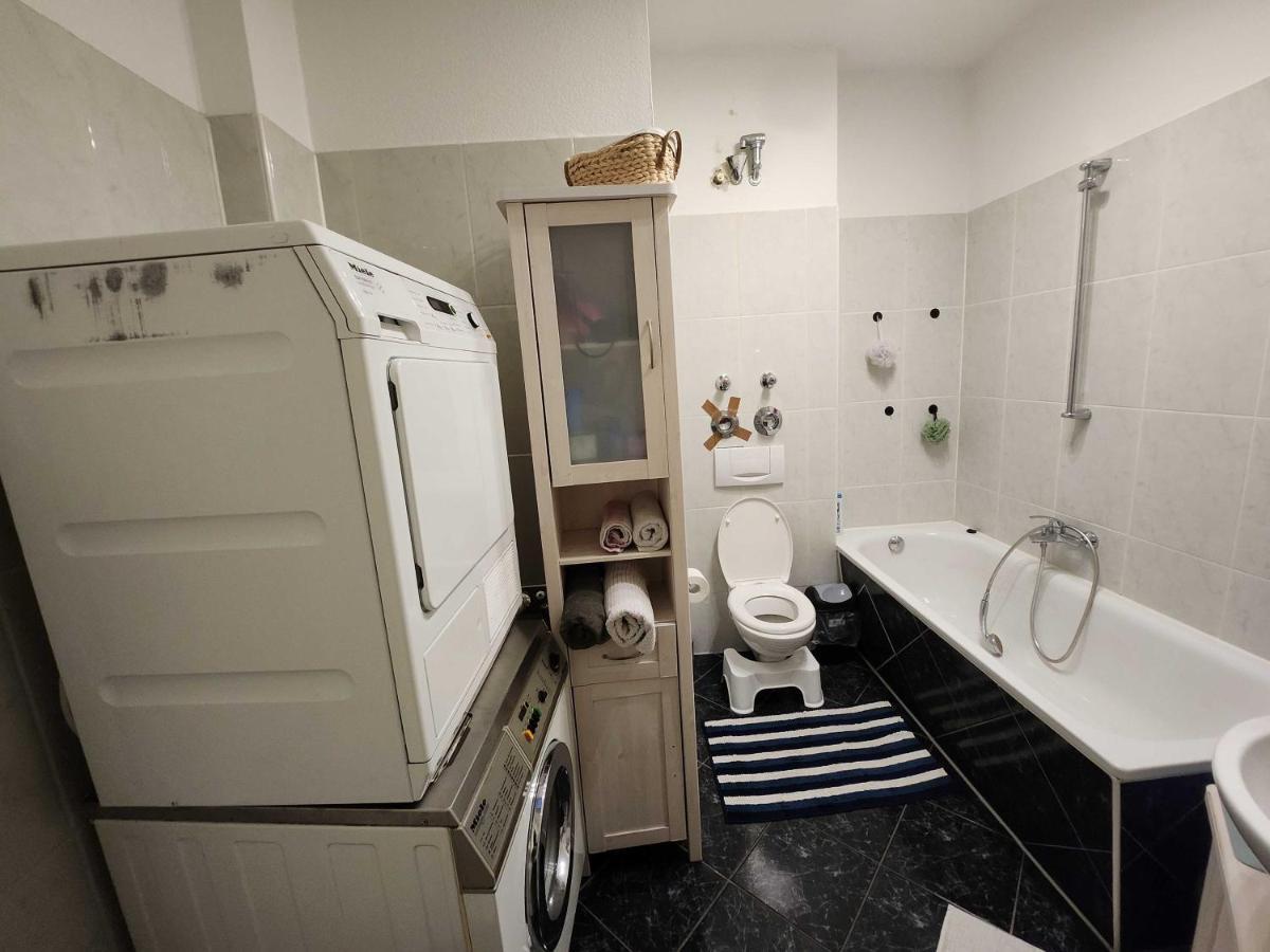 One Private Room Available In A Two Room Apartment In Tegel, Berlim Exterior foto